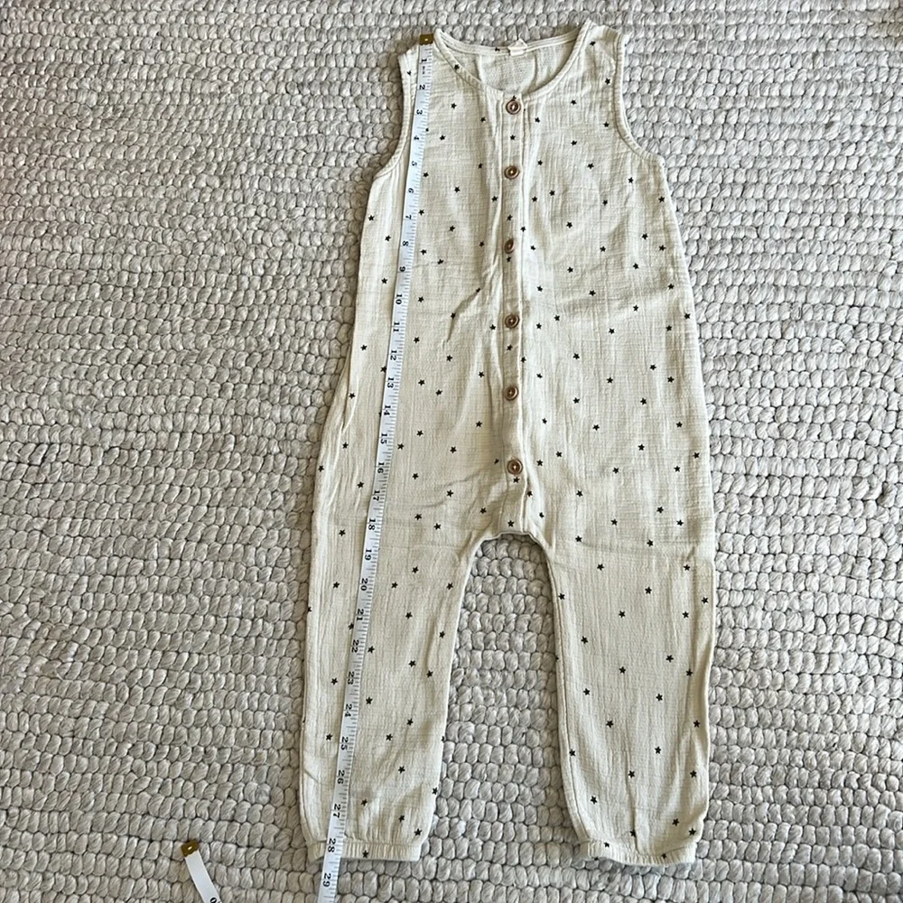 Quincy Mae Sleeveless Woven Button Jumpsuit cream with dark gray stars size 2-3y
